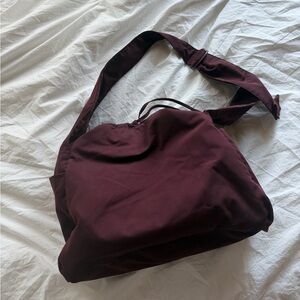 Uniqlo C Wine Puffy Shoulder Bag
